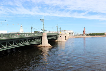Fototapeta na wymiar Pont de la Trinité, st petersburg, russie