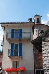 Svizzera: vista dell'antico borgo di Lavertezzo con le case in pietra il 29 luglio 2016
