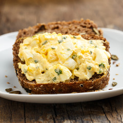 Eiersalat auf Brot - Egg salad and bread