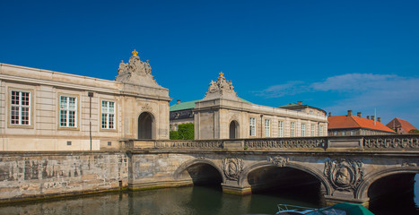 Obraz premium Christianborg palace front view in Copenhagen, Denmark