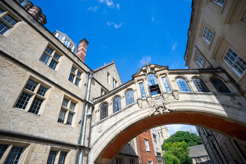 Fototapeta na wymiar bridge of sighs, university of Oxford, UK