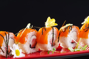 Obrazy na Szkle  sushi z truskawkami