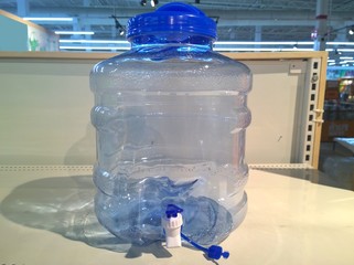  The pet water containner tap