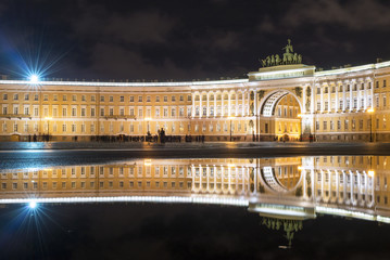 Saint-Petersburg building of the General Staff in the reflection