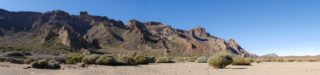 Blick auf einen Bergkamm - Teneriffa - La Orotava