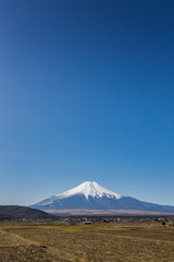 Fototapeta premium 忍野村から見た富士山