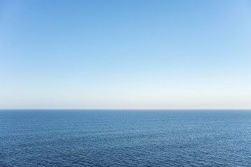 Obraz premium High view over an ocean horizon on a clear day