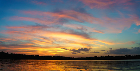 Fototapeta na wymiar Panoramic River Sunset 