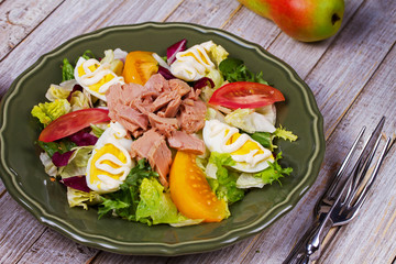 Tuna, egg and vegetable salad