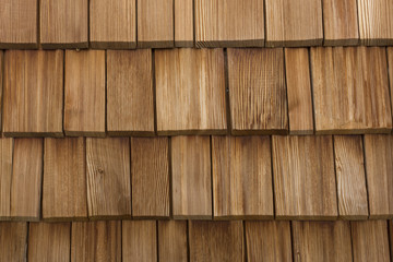 Wand aus einzelnen Holzkacheln