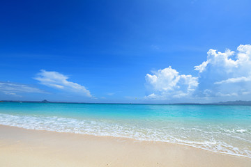 沖縄の美しいビーチ