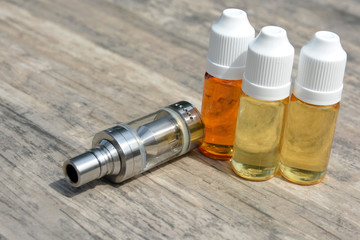 Clearomizer and liquid for electronic cigarettes