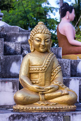 golden thai buddha statue