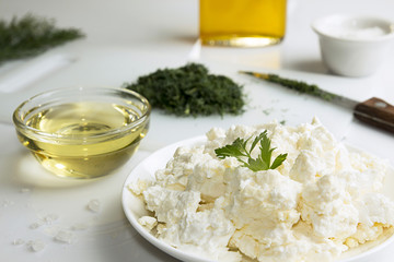 Obraz na płótnie Canvas Appatizer. Cottage cheese with chopped fennel and olive oil.
