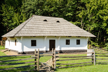 Fototapeta na wymiar Old traditional house in Romania