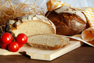 Handwerklich hergestelltes Brot