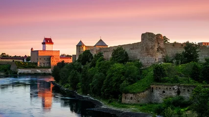 Cercles muraux Travaux détablissement  Ivangorod fortress and Castle of Herman