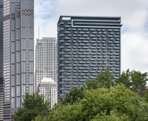 Obraz premium View of Skyscrapers Along the Chicago River