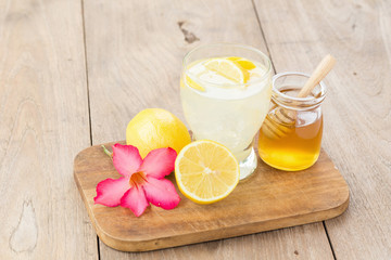 lemon juice with honey