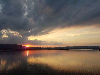 Fototapeta na wymiar Abendsonne in Kochel am See