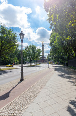 Fototapeta premium Siegessäule im Tiergarten Berlin-Mitte