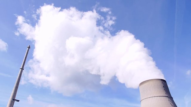 Kernkraftwerk Emsland bei der Stromproduktion