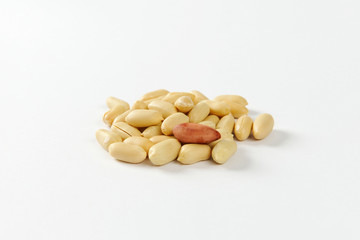 Unsalted shelled peanuts
