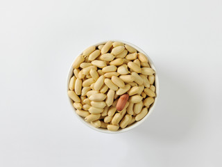 Unsalted shelled peanuts