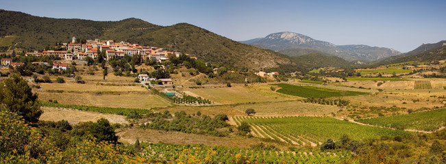 Village de Cucugnan dans l'Aude