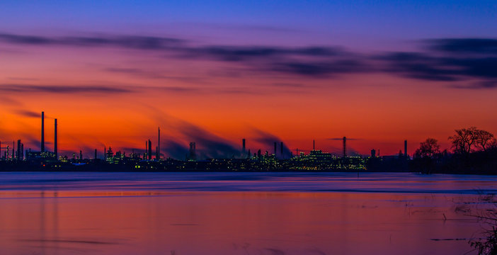 Chempark Dormagen nach Sonnenuntergang