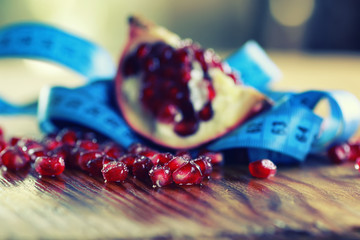 diet mesaure fruit red pomegranate