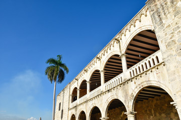 Fototapeta na wymiar Alcazar de Colon, Plaza de Espana - Santo Domingo, Repubblica Dominicana