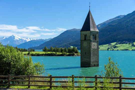 Kirche im Reschensee am Reschenpass