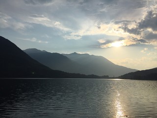 Lago Maggiore al tramonto, Piemonte, Italia