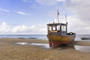 Obraz premium Germany, Usedom Island, Ahlbeck, fishing boat on beach
