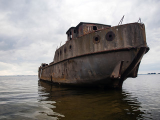 gestrandetes Betonschiff von Redentin