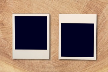 Polaroid.