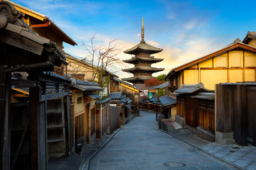 Fototapeta na wymiar Yasaka Pagoda and Sannen Zaka Street in the Morning, Kyoto, Japan