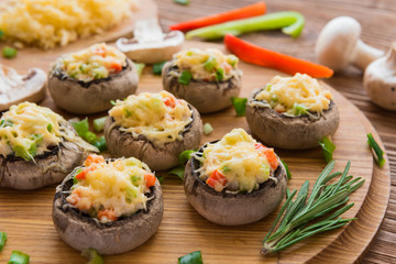 Grilled champignon with pepper and white meat