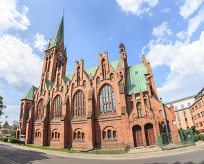 Bydgoszcz, neogotycki kościół pw. św. Andrzeja Boboli - zbudowany około 1905 roku jako ewangelicki, obecnie jest to kościół katolicki - obrazy, fototapety, plakaty