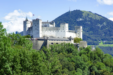 Obraz premium Zamek w Salzburgu w Austrii