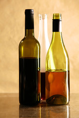 Fototapeta na wymiar bottle of wine and glass on the table