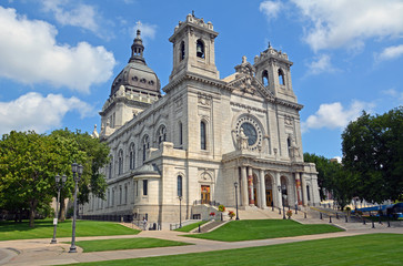 Fototapeta na wymiar Basilica of Saint Mary, Minneapolis