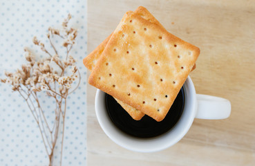 coffee and crackers