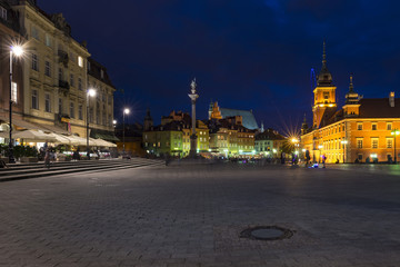 Naklejka na ściany i meble Night view of Old Town in Warsaw, Poland