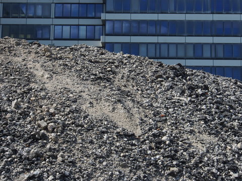 Berlin: Baustelle mit Gesch&auml;ftshaus