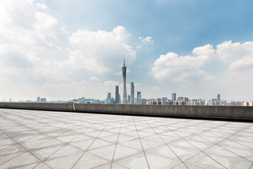 Obraz premium landmark guangzhou tower from empty floor