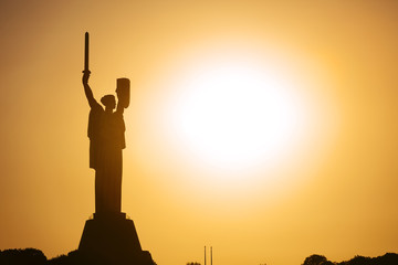 Motherland monument with sword and shield in Kyiv, Ukraine at su - 118672776