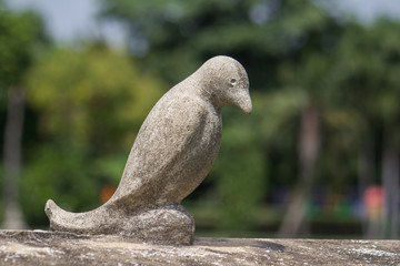  bird statue
