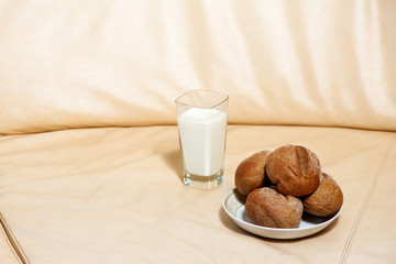 breakfast on the couch for girl